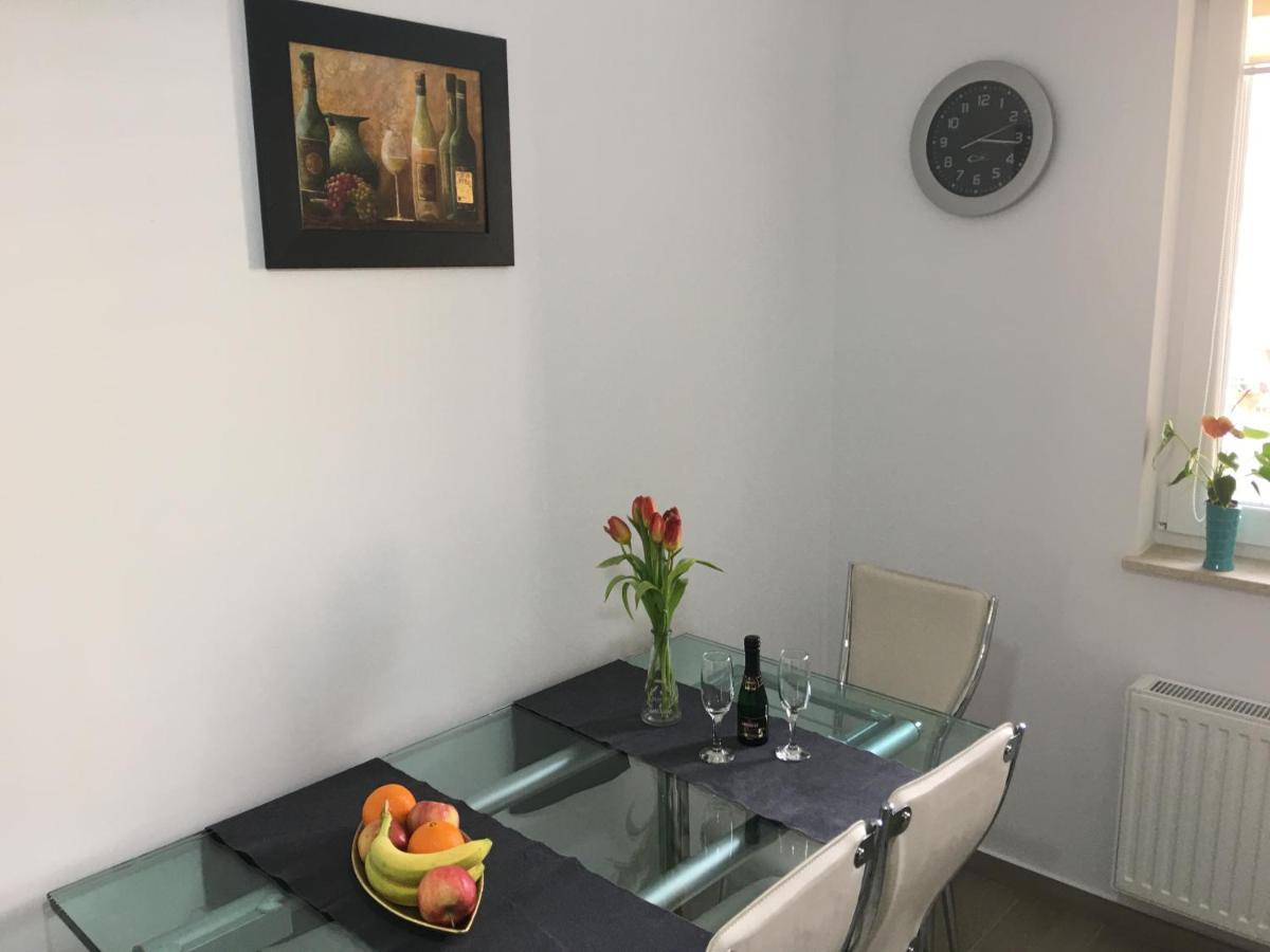 Elegantza Suites Брашов Экстерьер фото