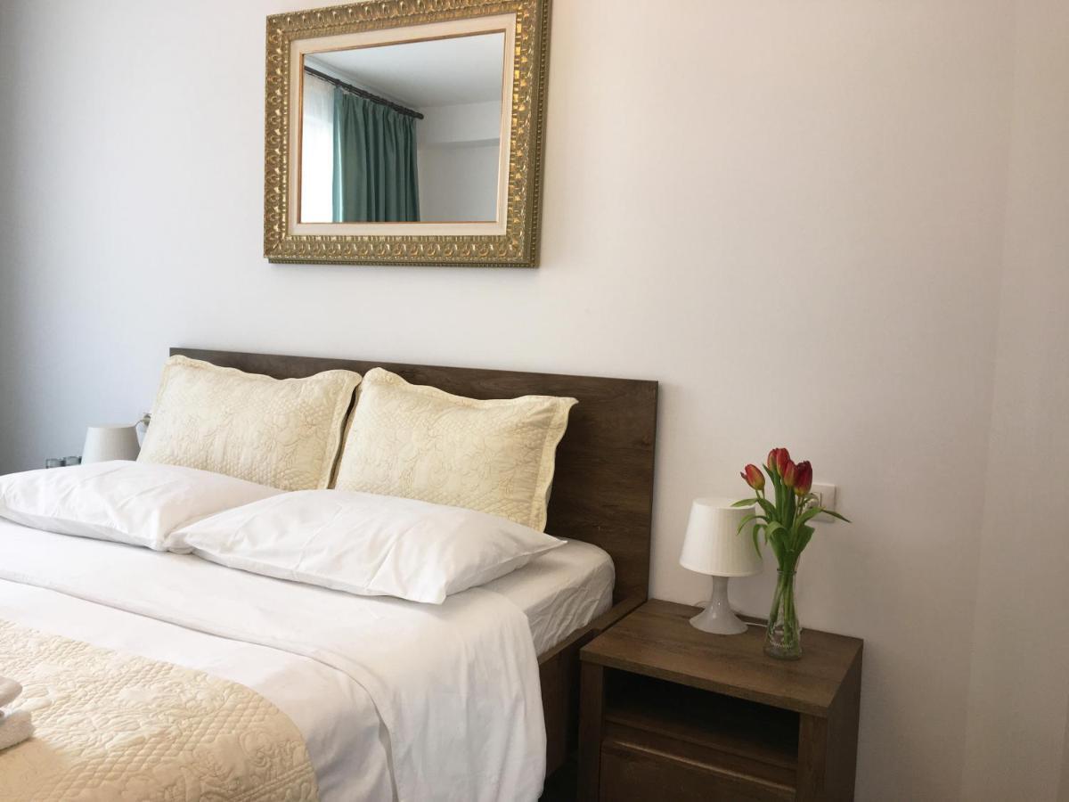 Elegantza Suites Брашов Экстерьер фото