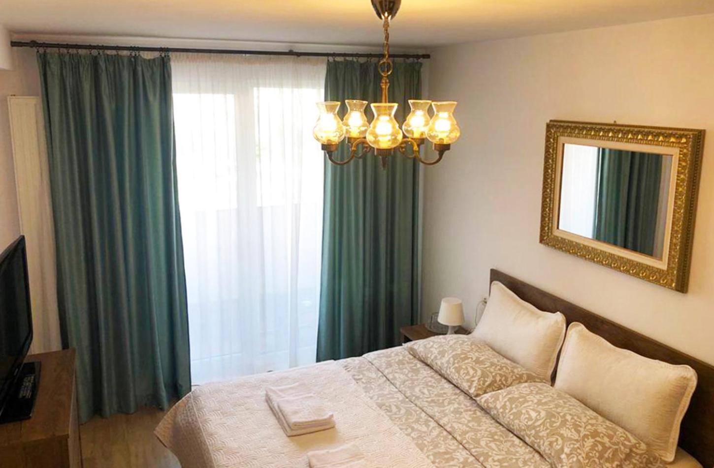 Elegantza Suites Брашов Экстерьер фото
